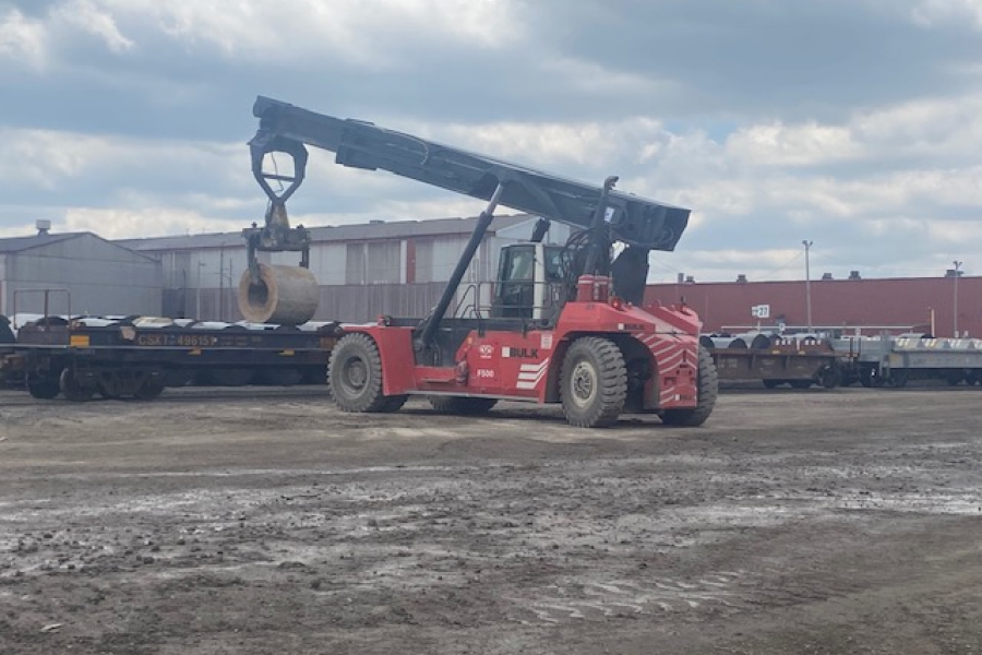 Reach Stacker At Job Site